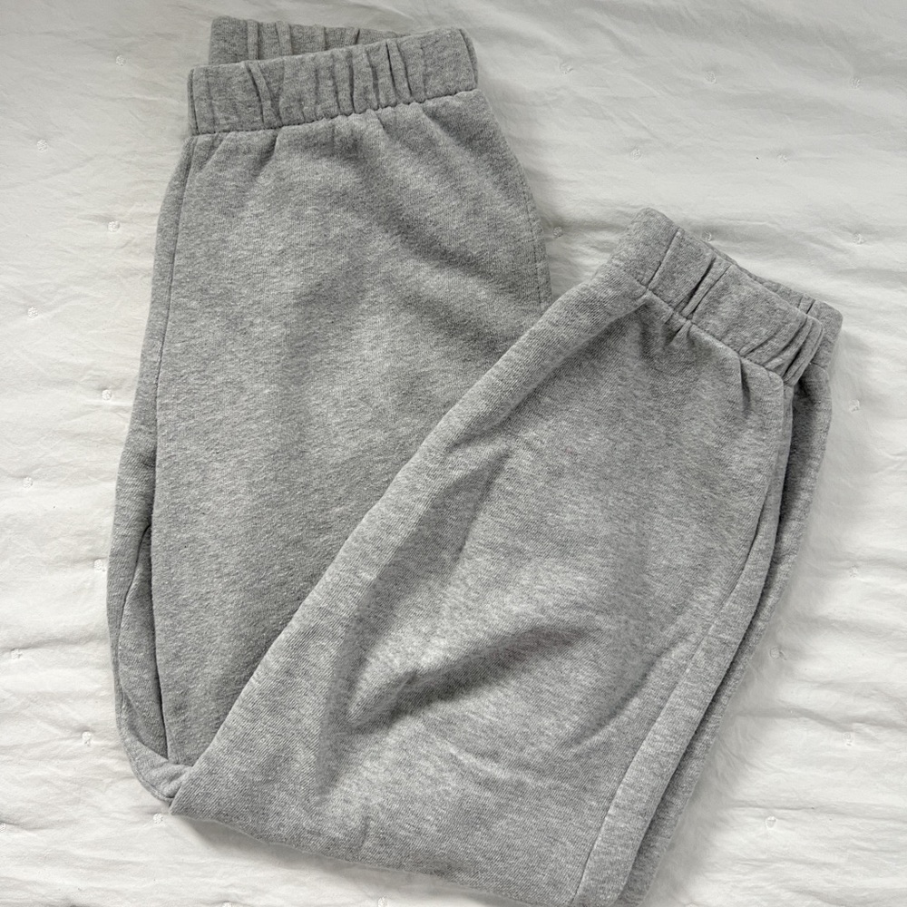 Brandy Melville grey rosa sweatpants